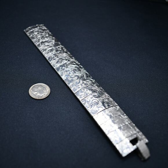 Vintage Etched Mural Floral Panel Mesh Bracelet, Silver Tone, 7 Inches, 1970s - Picture 8 of 10